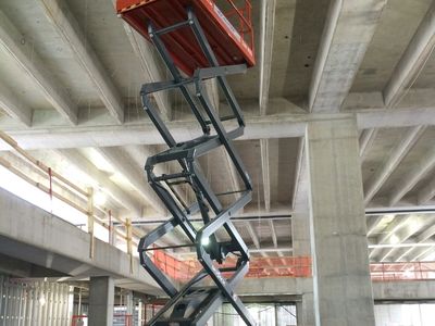 Plataforma Aérea para Construção Civil: guia completo para uma escolha segura e eficiente