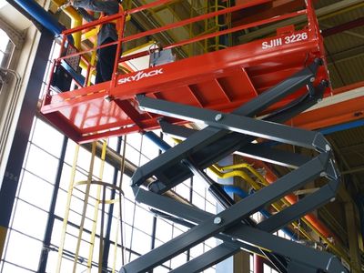 Plataforma Elevatória para Siderúrgica: guia completo para uma escolha segura e eficiente